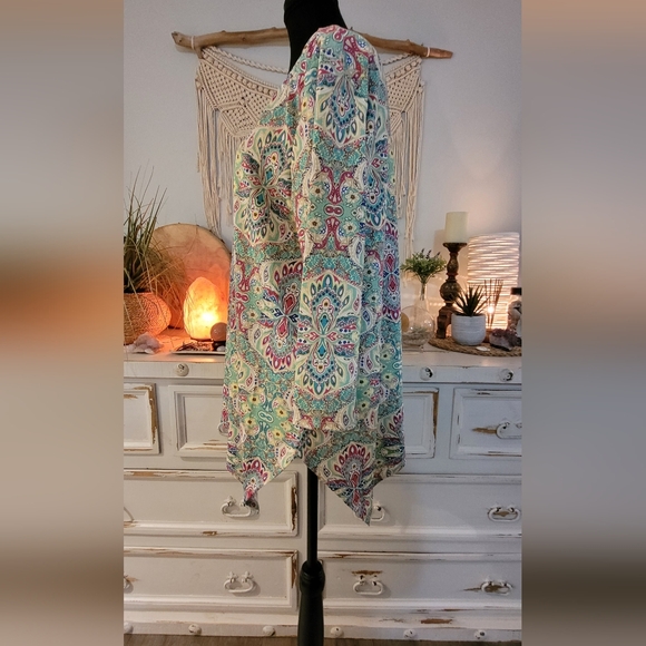 ★★ 3 for $20 item. Sunny Leigh Tunic. #091 - Picture 2 of 4